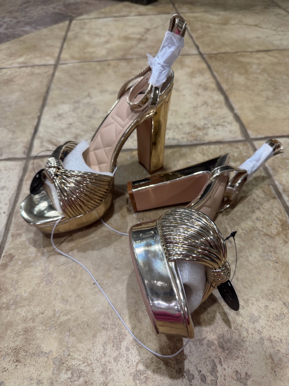 Windsor Zeek Gold Platform Block Heel Sandals Size 7 Knot Ankle Strap NWT